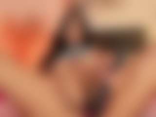 Live cam show with HanaSmitth - Curvy Teen (18+) on TeamSkeetLive