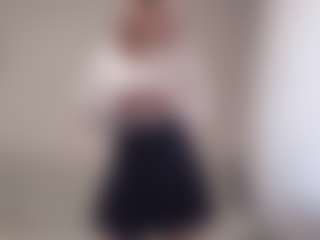 Live cam show with Flora - Skinny on SinfulBabes