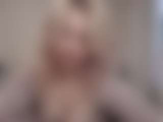 Flora's Live Sex Cam Show