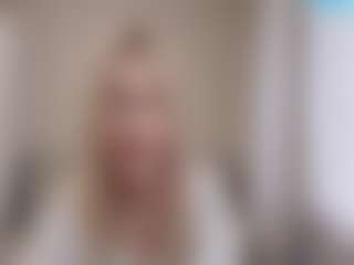 Live cam show with Flora - Moaning on CamwithHer