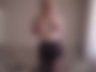 Flora's Live Sex Cam Show