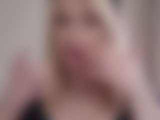 Live cam show with Flora - Thin on Camsoda