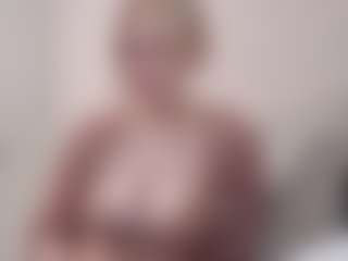 Flora's Live Sex Cam Show