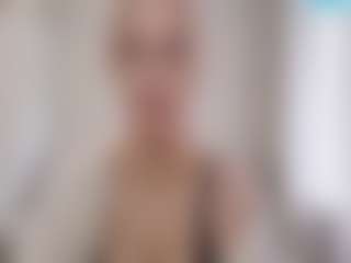 Live cam show with Flora - Normal on SmokeAndPoke