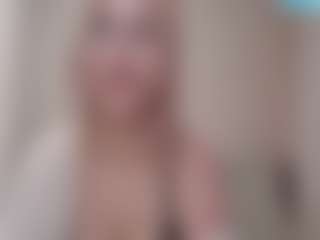Live cam show with Flora - Moaning on Fling VIP Chat