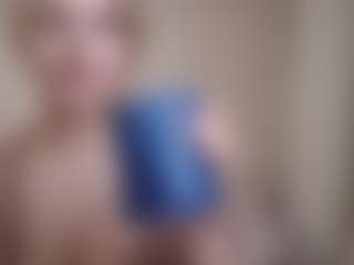 Live cam show with Flora - Moaning on Dare Cams