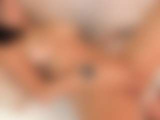 Live cam show with lily-roussee - Ebony Petite on Dolls Live