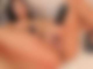 Live cam show with lily-roussee - Ebony on CamClone | colombia