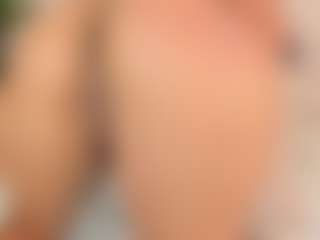 Live cam show with lily-roussee - Athletic Ebony on Dolls Live