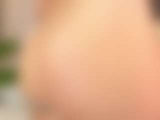Live cam show with lily-roussee - Ebony on Hubzter Live | colombia