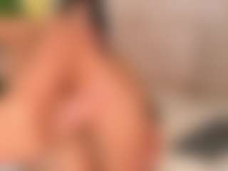 Live cam show with lily-roussee - Ebony on CamwithHer | colombia