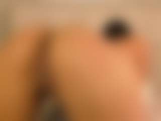 lily-roussee's Live Sex Cam Show