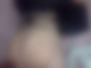 Live cam show with Melany Lewis - Camel Toe on realtime-chat
