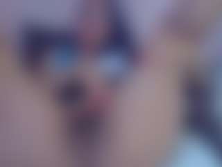Live cam show with Melany Lewis - Camel Toe on CamSodaAdn