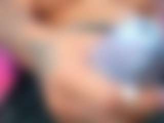 Live cam show with miss-scarllet - Facial Piercings on Milfs Live