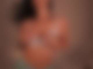 Live cam show with Pauline2005 - Ass Clapping on Free Soda