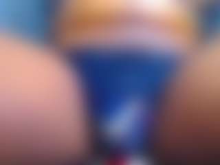 Live cam show with Ebony-DickTS - Tiny Tits on Camsoda