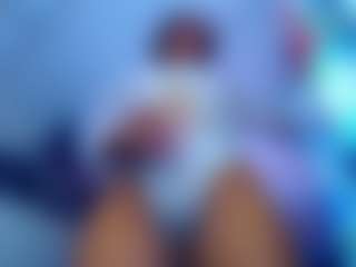 Live cam show with Ebony-DickTS - Average on Hubzter Live