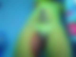 Live cam show with Ebony-DickTS - Average on Camsoda