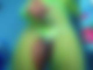 Live cam show with Ebony-DickTS - Tease on Camsoda