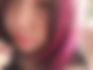 Live cam show with TreasaHotze - Facial on TeamSkeetLive