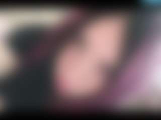 Live cam show with TreasaHotze - Lesbian on Dolls Live