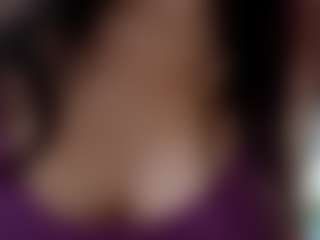 Live cam show with TreasaHotze - Bedroom on Dolls Live