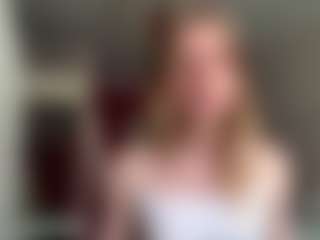 Live cam show with Marry - Shaved Pussy on AdultVida.com