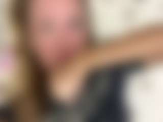 Live cam show with KaY - Blonde Hair Shaved Pussy on Camsoda
