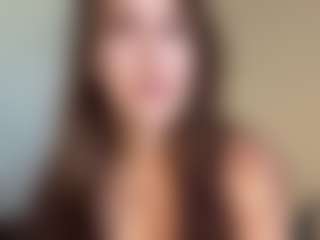 Live cam show with Thea - Gagging on Camming Site