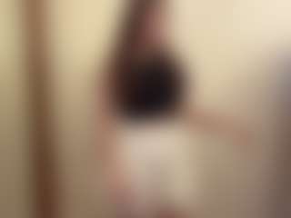 Live cam show with Thea - Gagging on Camsoda