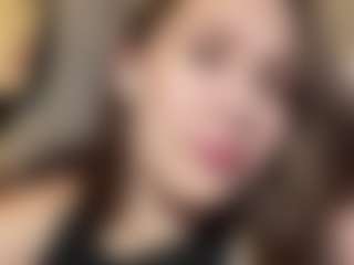 Live cam show with Thea - Facial on Chatstar