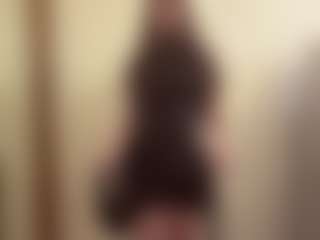 Live cam show with Thea - Granny Squirt on TeamSkeetLive