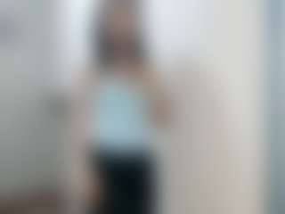 Live cam show with Lily - White on SquirtSoMuch
