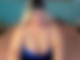 Live cam show with Kate-Dark - Red Hair Shaved Pussy on Hubzter Live
