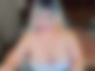 Live cam show with Kate-Dark - Camel Toe on Camsoda