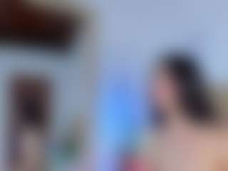 Live cam show with Lara Rous-Pretty - Flat Chested on fapnchat
