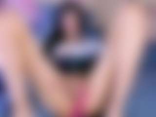 Live cam show with Lara Rous-Pretty - Tease on Camsoda