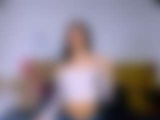 Live cam show with Lara Rous-Pretty - Brown Hair on madthumbs