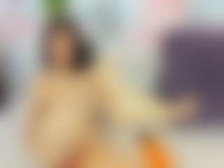 Live cam show with Serennaax - Skinny on Camming Site