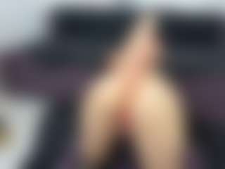 Live cam show with Serennaax - College on StripNow