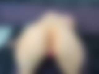 Live cam show with Serennaax - Smoking on Cam Slut