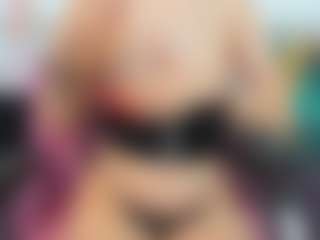 Live cam show with Serennaax - Smoking on infinitiblacc.com