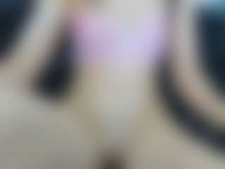 Live cam show with Serennaax - Flashing on madthumbs