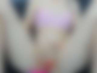 Live cam show with Serennaax - Flashing on madthumbs