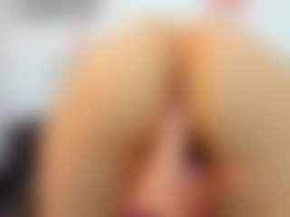 Live cam show with Serennaax - Teen (18+) on Stripli.com