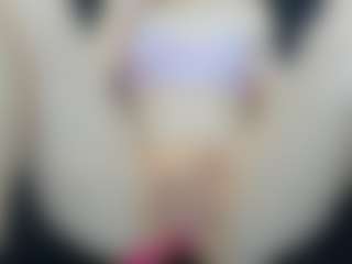 Live cam show with Serennaax - Flashing on Hubzter Live