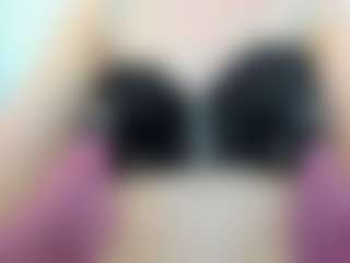 Live cam show with Serennaax - Skinny on fapnchat