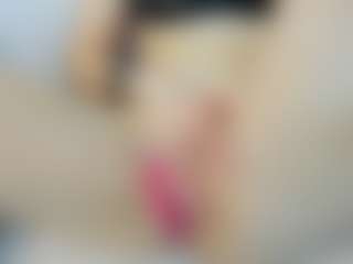 Live cam show with Serennaax - Skinny on Camsoda