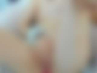 Live cam show with Serennaax - Smoking on Camsoda
